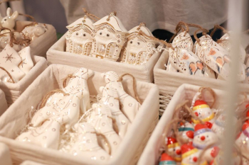 �������-������