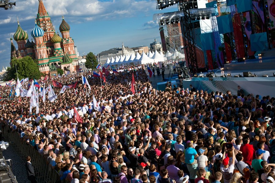 Концерт в москве сегодня начало. Красная площадь праздник. Празднования в России. Празднование 12 июня. Празднование 12 июня в Москве.