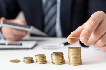 Бесплатный вебинар «Как бизнесу увеличить средний чек и повторные продажи»